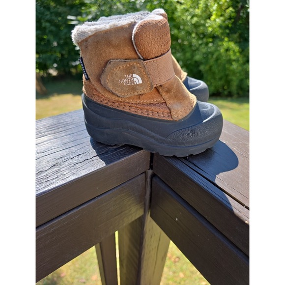 The North Face Alpenglow II Waterproof Insulated Snow Boots Size 7 - Picture 1 of 10